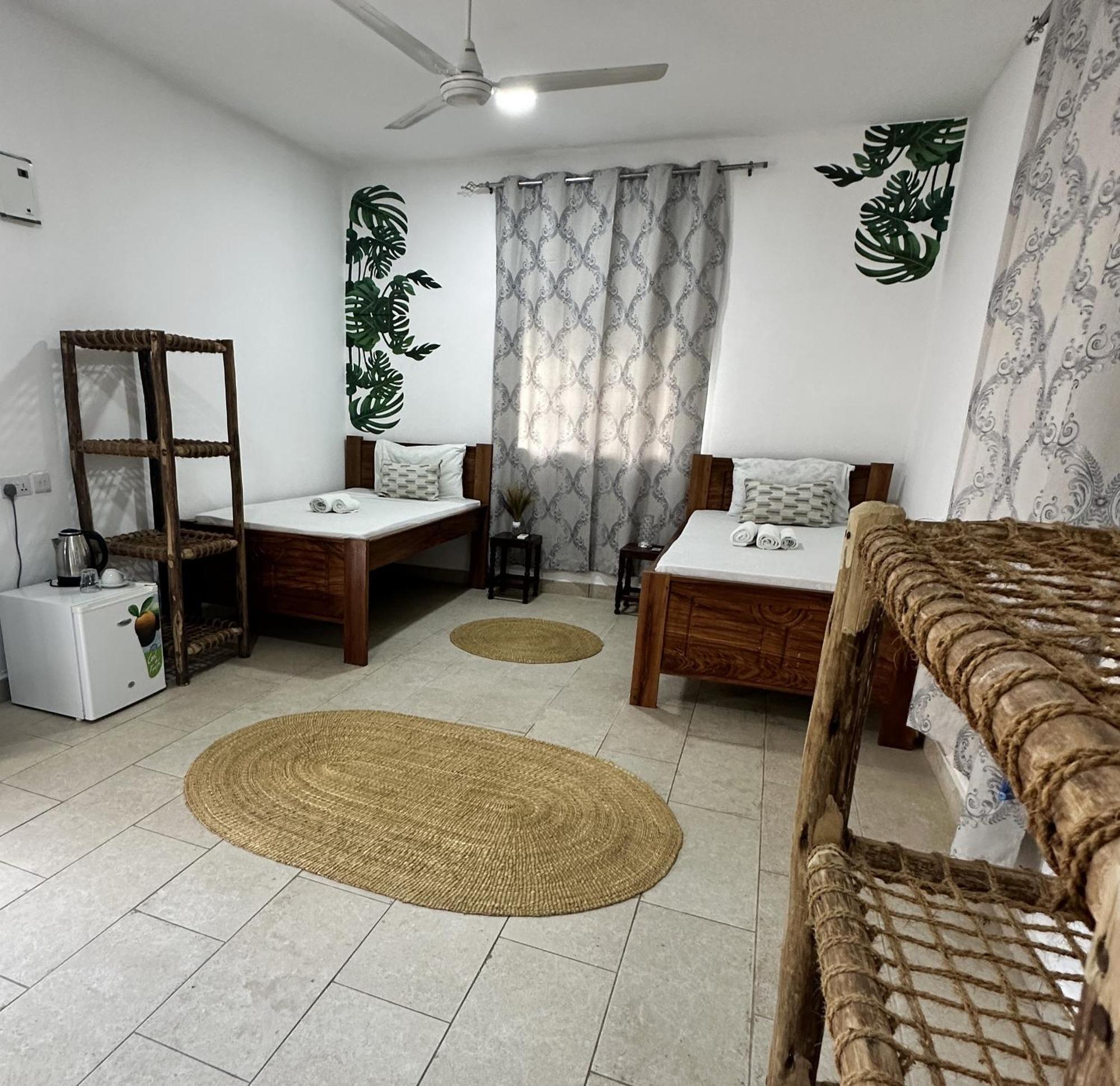 Cezere The Palm Hotel Paje Bagian luar foto